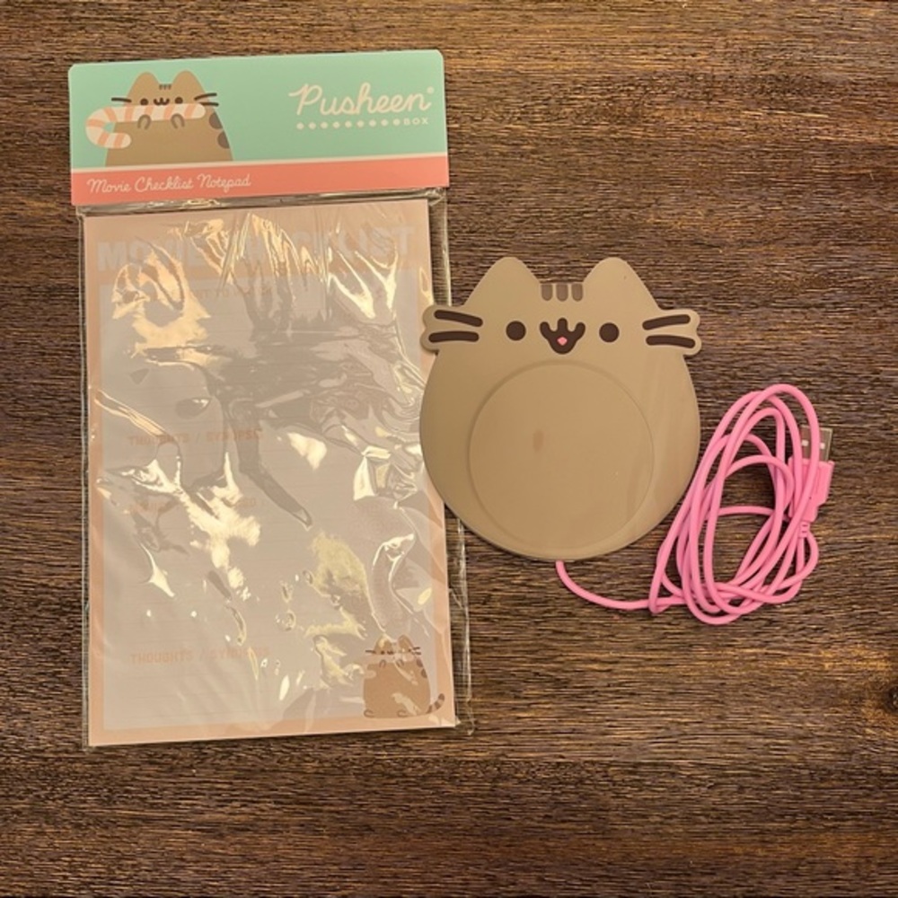 Pusheen Box exclusives - drink warmer and movie checklist